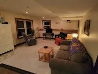 Charming 2-bedroom apartment with outdoor hot tub in rural area, private yard. Ξενοδοχεία στην πόλη Barry County