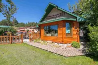 Mountain Peaks Inn, OLD BALDY MTN SUITE, Downtown Hill City - Hytter