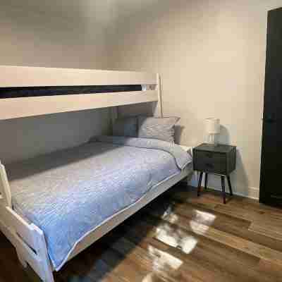 Downtown City Retreat | Pet Friendly | Sip, Lake, Repeat Rooms