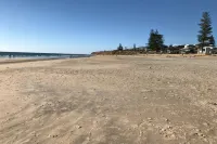 Moana Seaside Retreat - Beach