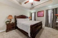The Rehoboth- Iowa -Entire Home, 4BR- Deluxe & Elegant, Great Location near I-35 - キッチン