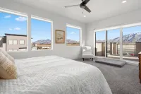 Charming 3-bedroom townhome with WiFi, AC in lovely small community - 4-Star