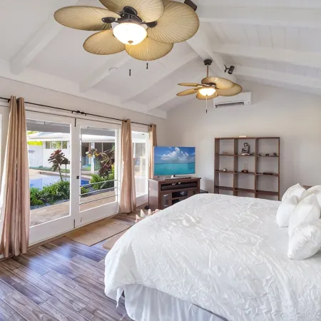 Perfect Kailua Vacation at Ka Hale Lai-House of Serenity-pool and spa.