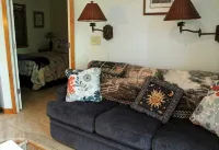 Oaks of Eden, Quiet Secluded Perfect Getaway for Two Near Sapelo Island - 3-Star