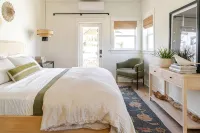 Dog Friendly Midtown Spanish Bungalow + EV charger - 3-Sterne