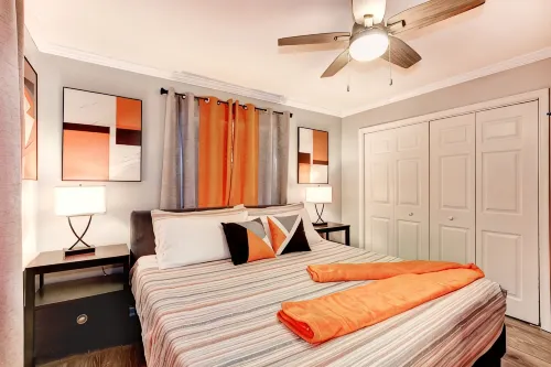 Walk to Metro Station Restaurant Shops 2K2Q1T 2Ba Single Family Home - Wifi