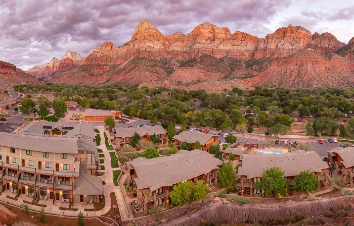 Cable Mountain Lodge