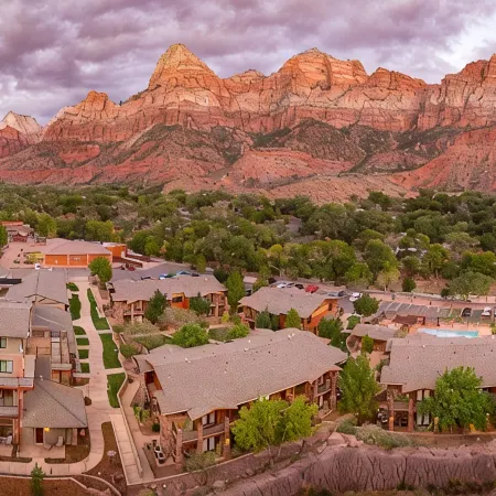 Cable Mountain Lodge