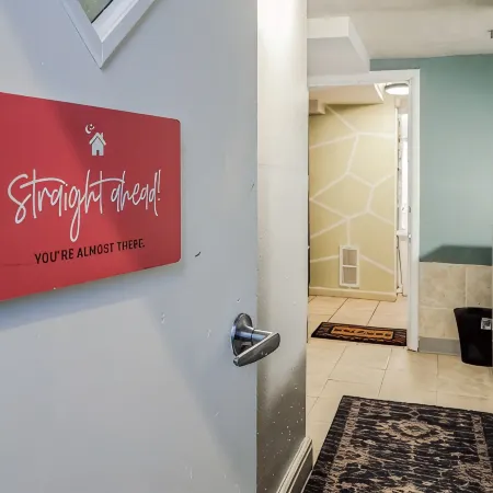Cozy Apartment Minutes from Downtown