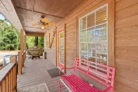 Cozy Cabin 3.5 min from Sportman's! - Chalets