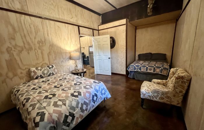 Spacious barndominium on scenic farmland. 5 miles from Guntersville boat ramp!