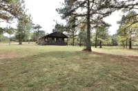Old Mill Cabin #2 - on the Little MO River, Large Yard, Bunk Room! - 4 estrellas