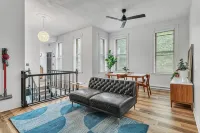 The Smith Victorian 2BR Brownstone Apartment - Balkoner