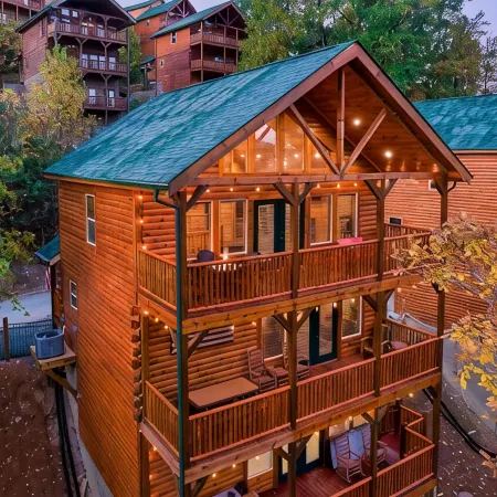 70" TV, Huge Heated Indoor Pool, A+ Location, Arcades, Fire Pit, Fast Wi-Fi