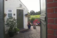Pretty cottage studio set in lovely countryside close to the Heritage coast - Apartments