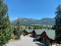 10-Minutes to Ski Resort, 2.5-Bedroom, Mountain Views, Hot Tub/Sauna - Mountain view