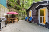 Peaceful Redwood Hideaway - Hot Tub, A/C, Walk to Russian River and Downtown - Chalets