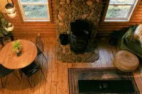 Modern romantic 2-bed log cabin in the forest - 4-Star