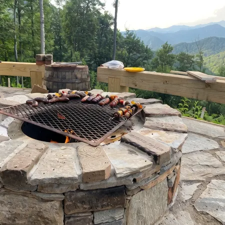 Appalachian Rainforest Oasis- breathtaking views surrounded by National Forest
