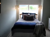 Charming! Cozy Lakefront Home with Fantastic Views, Close to Bagnell DAM - Wifi