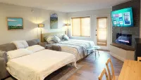 GREAT Value! Classy Comfortable King Bed Studio, Sleeps 4! - 무료 와이파이