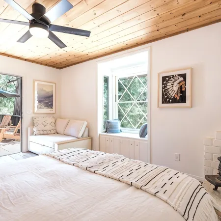 Mountain mod cabin w/ EV charging - Fernwood