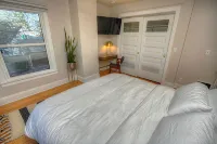Sisu Shores: Lakefront Home with Private Beach and Wood Burning Sauna - Beach