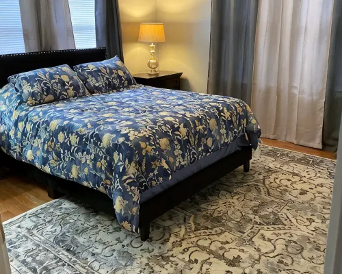 Peaceful home with an amazing yard near downtown San Antonio. Pet Friendly! 미션 트레일 주변 호텔