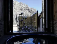Hanaya Tokubei - Hot Springs