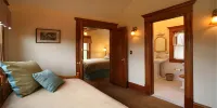 Breezy Hill Inn - Bed and Breakfasts