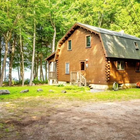 Lake front, hot tub, kayak, paddle board, Dogs, Mount Desert Island, Bar Harbor!