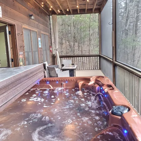 Cozy Mountain Cabin, Game Rm, Movie Theater, Fire Pit! No Cleaning Fee!