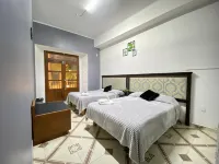 Whost Hotel y Hostal - 2つ星