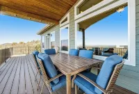 Stunning home with 260 degree City Light Views. - مطابخ