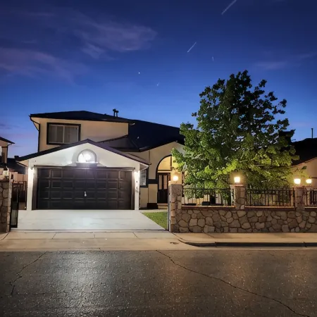 Stylish 5 bed 2.5 bath, with loft, pool table, amazing outdoor bar, kid playset.