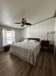 3 Bedroom 2 Bath Cabin nestled in the woods minutes from Mark Twain Lake. - 3-Star