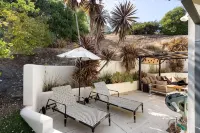 Bright 4 Bedroom Mountain View Home By Arts Plaza - WiFi