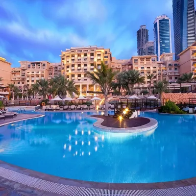 VOGO Abu Dhabi Golf Resort & Spa formerly Westin Abu Dhabi Golf Resort & Spa Hotel dekat Jembatan Sheikh Zayed