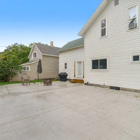Manistee Charm :: Minutes from Beach & Downtown