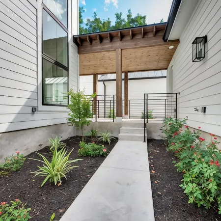 Luxury Lake House w/2 story dock, boat lift, & private heated pool!