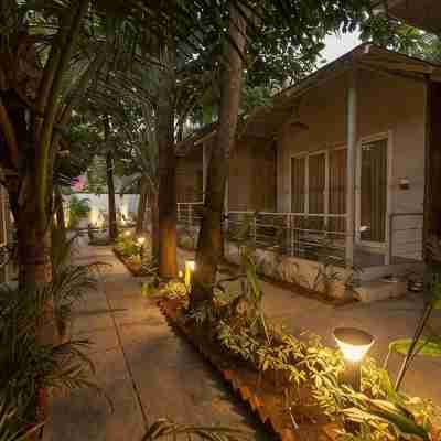 Royal Touch Beach Huts Hotel Exterior