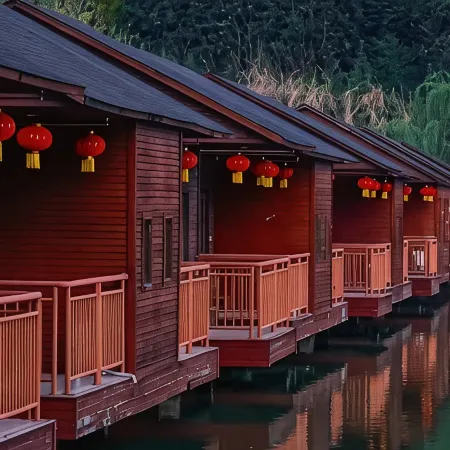 Wanzai County Guanhu Chinese Inn