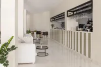 Louis Paphos Breeze - Quầy Bar