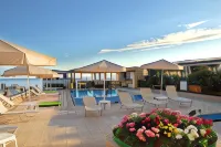 Esperides Beach Hotel Apartments - Infinity Pools