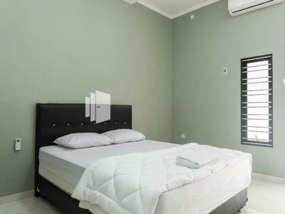 Athena House Syariah Near the Park Mall Solo Baru Mitra RedDoorz
