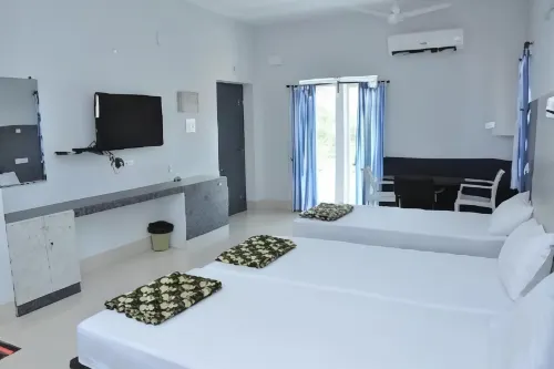Quiet Home Pondy Hotels in Nemmeli