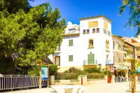 APARTMENTS TORRE PLAYA Các khách sạn gần La Gola