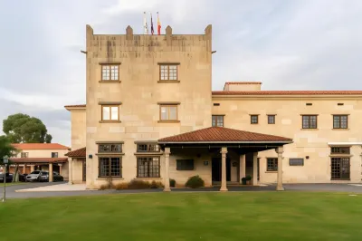 Parador de Verin Hotels near Feira De Maceda