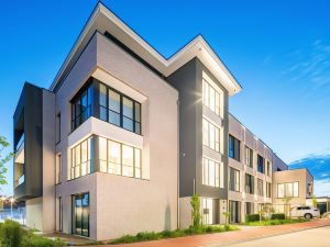 Stadthotel Lohne, Self Check in, Mit Backerei Und Cafe