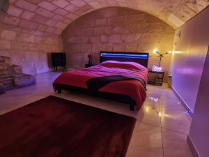 La Forteresse - Jacuzzi/Sauna - Centre Historique